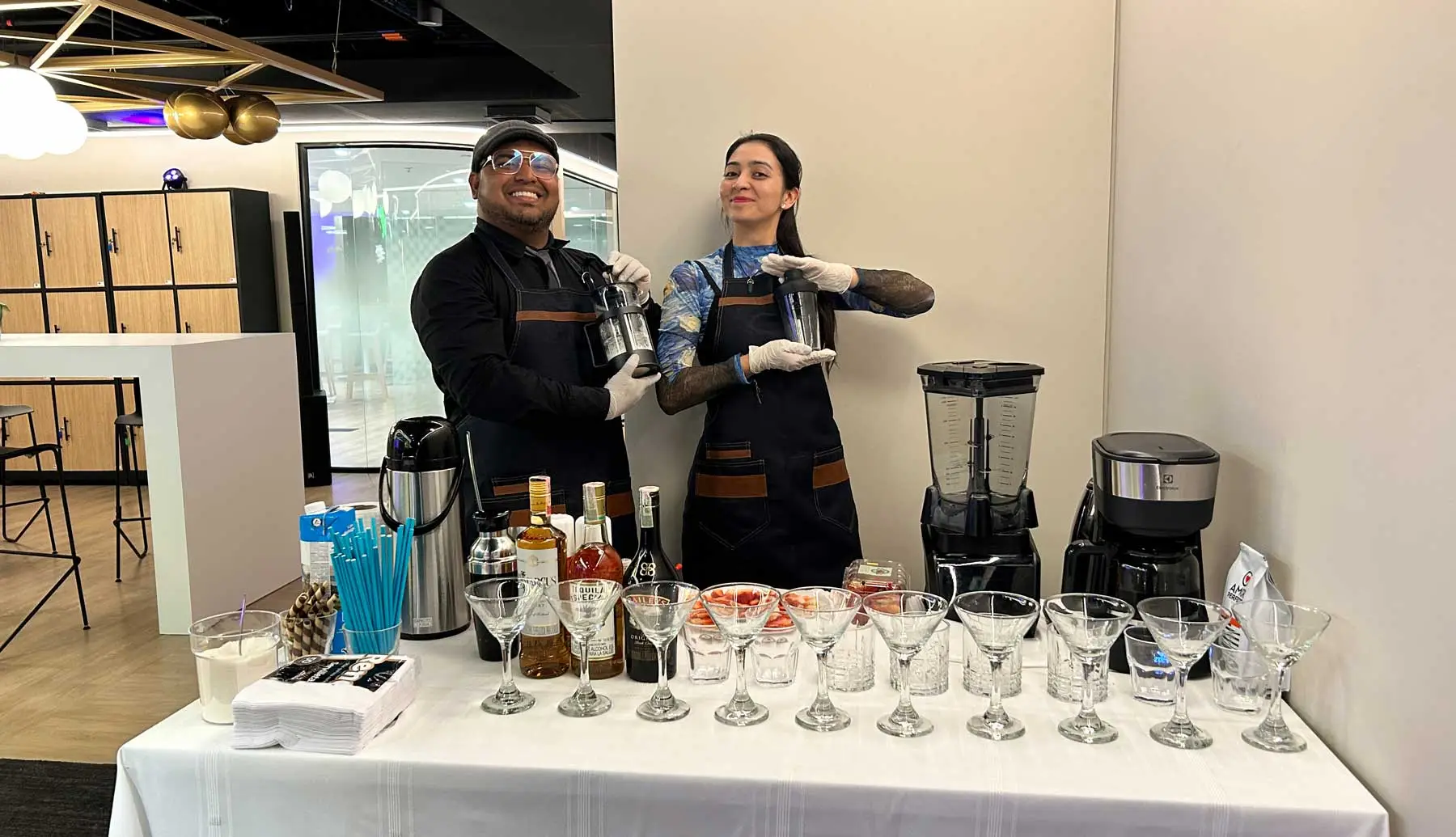 Fiesta de fin de año empresarial: estación de café y coctelería en Bogotá, Barranquilla y Medellín