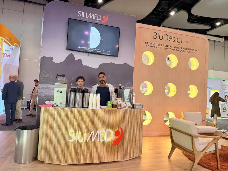 Estación de café de Experiencia VINTO en un evento corporativo a gran escala, foto 3 de 112