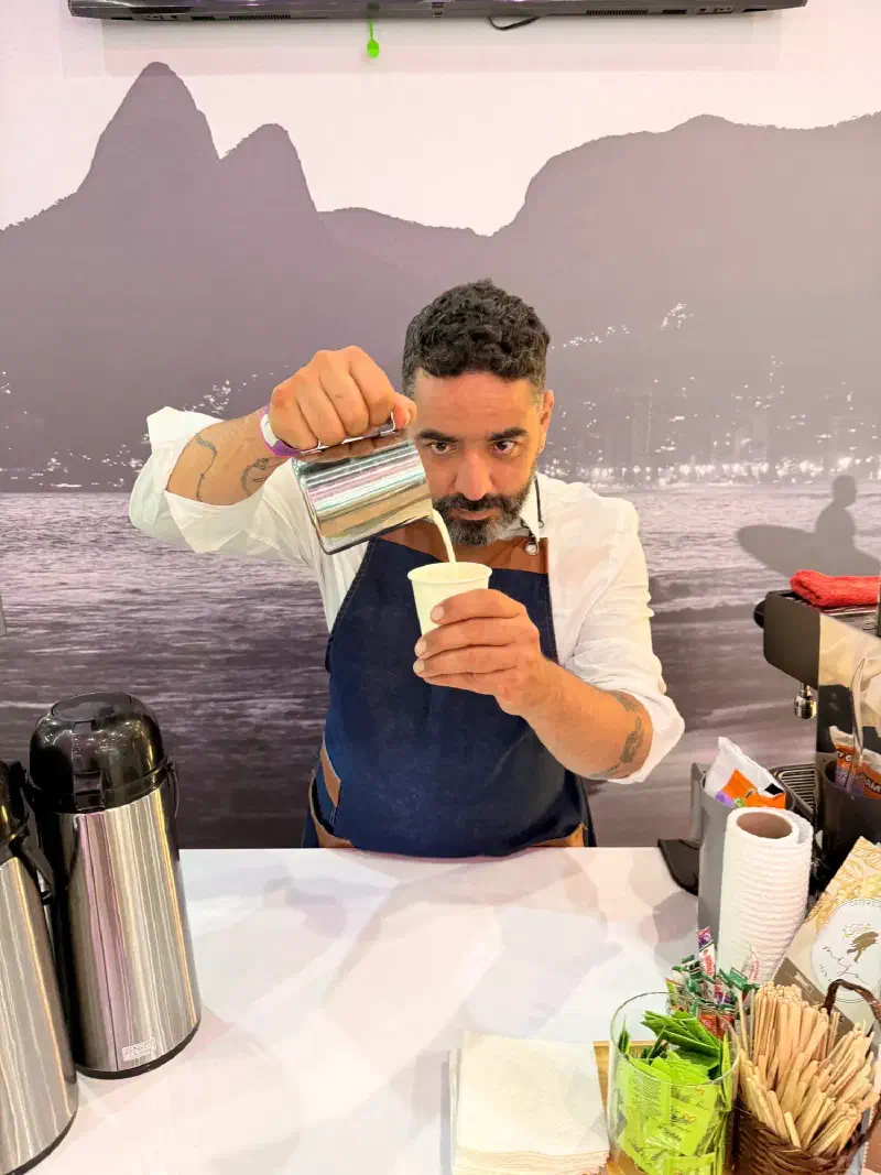 Estación de café de Experiencia VINTO en un evento corporativo a gran escala, foto 9 de 112