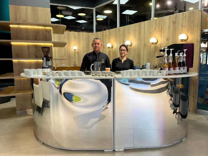 Estación de café de Experiencia VINTO en un evento corporativo en oficinas, foto 5 de 56