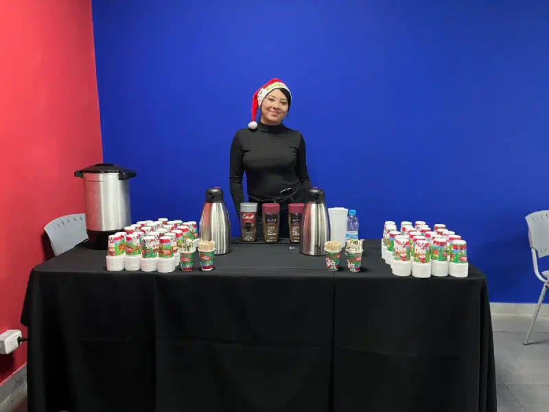 Estación de café de Experiencia VINTO en un evento corporativo en oficinas, foto 7 de 56