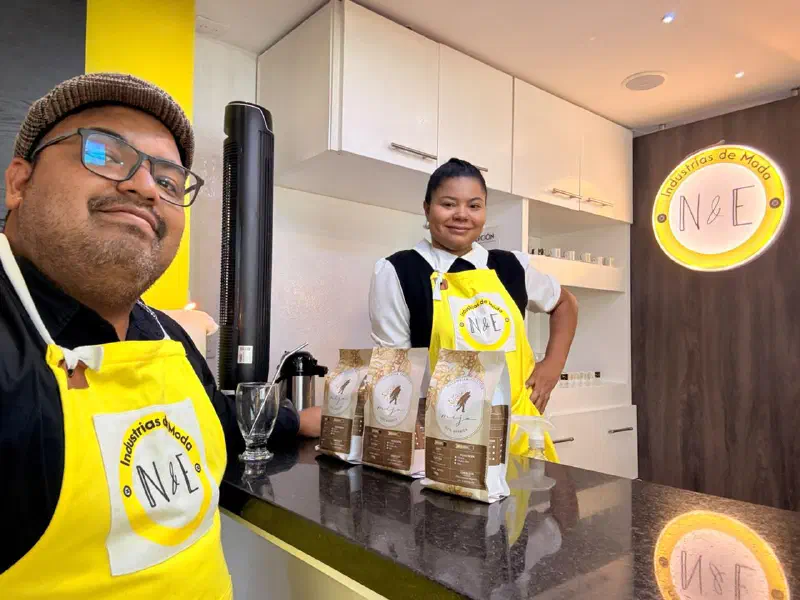 500 bebidas en 5 días: el café que volvió el showroom de Industrias de Moda N&E una sala de negocios - Imagen 4