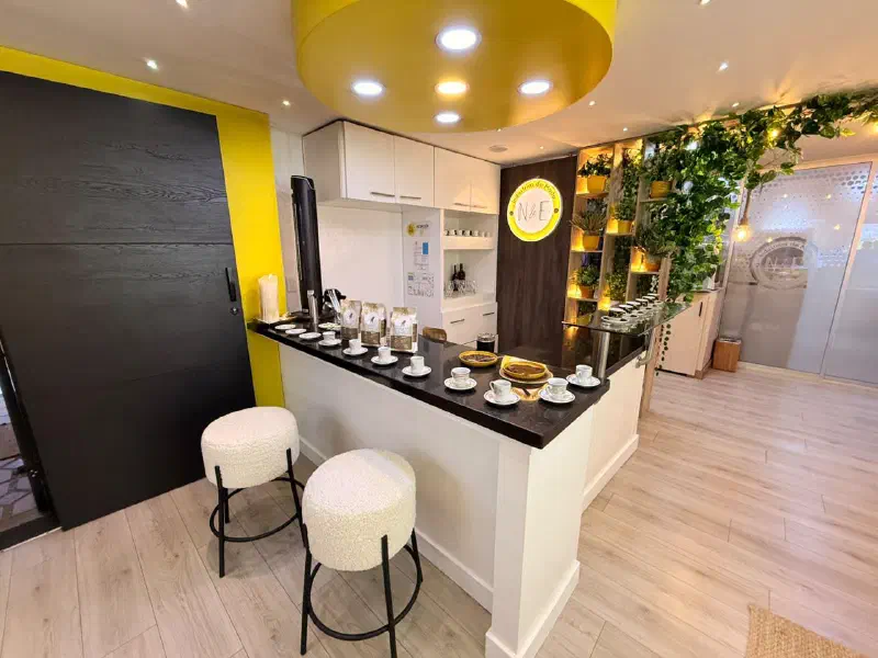 500 bebidas en 5 días: el café que volvió el showroom de Industrias de Moda N&E una sala de negocios - Imagen 6