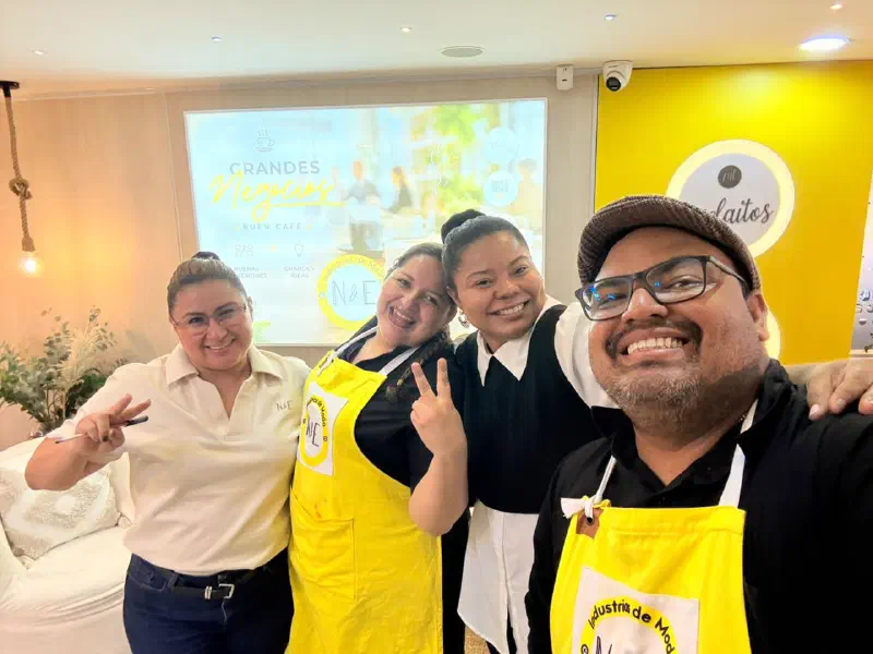 500 bebidas en 5 días: el café que volvió el showroom de Industrias de Moda N&E una sala de negocios - Imagen 7