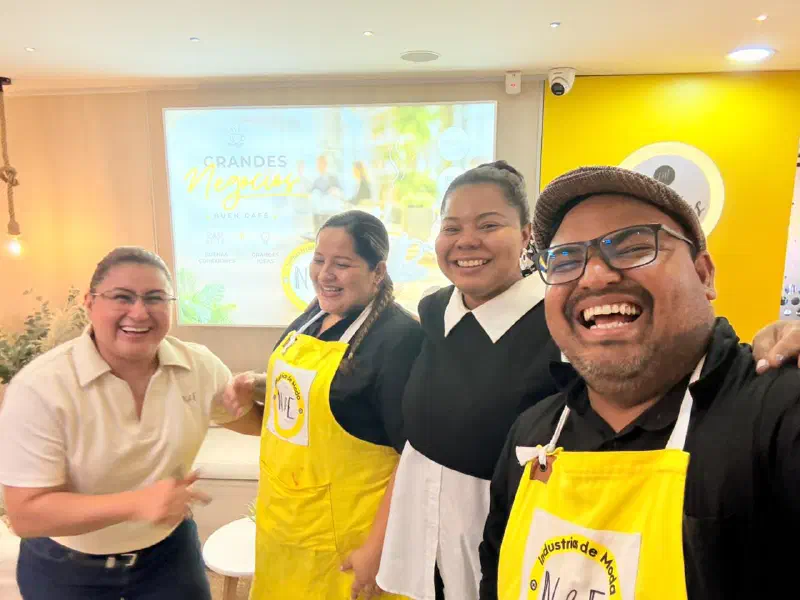 500 bebidas en 5 días: el café que volvió el showroom de Industrias de Moda N&E una sala de negocios - Imagen 8