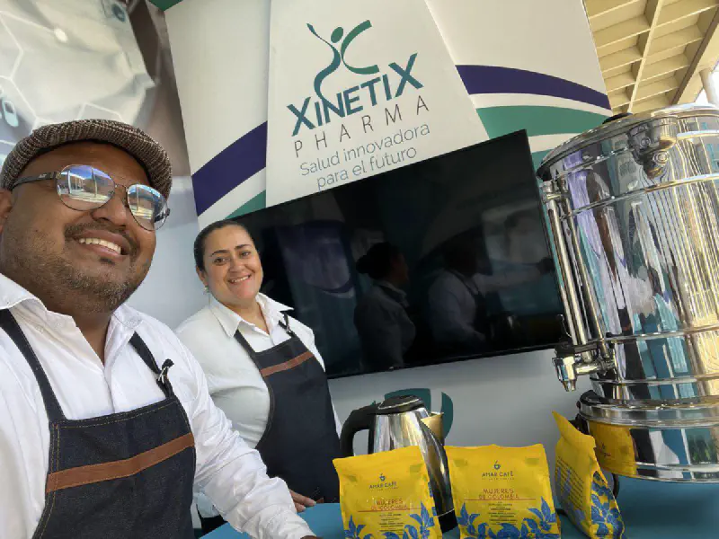 Estación de Café Artesanal para Congreso Médico de Xinetix Pharma - Imagen 3
